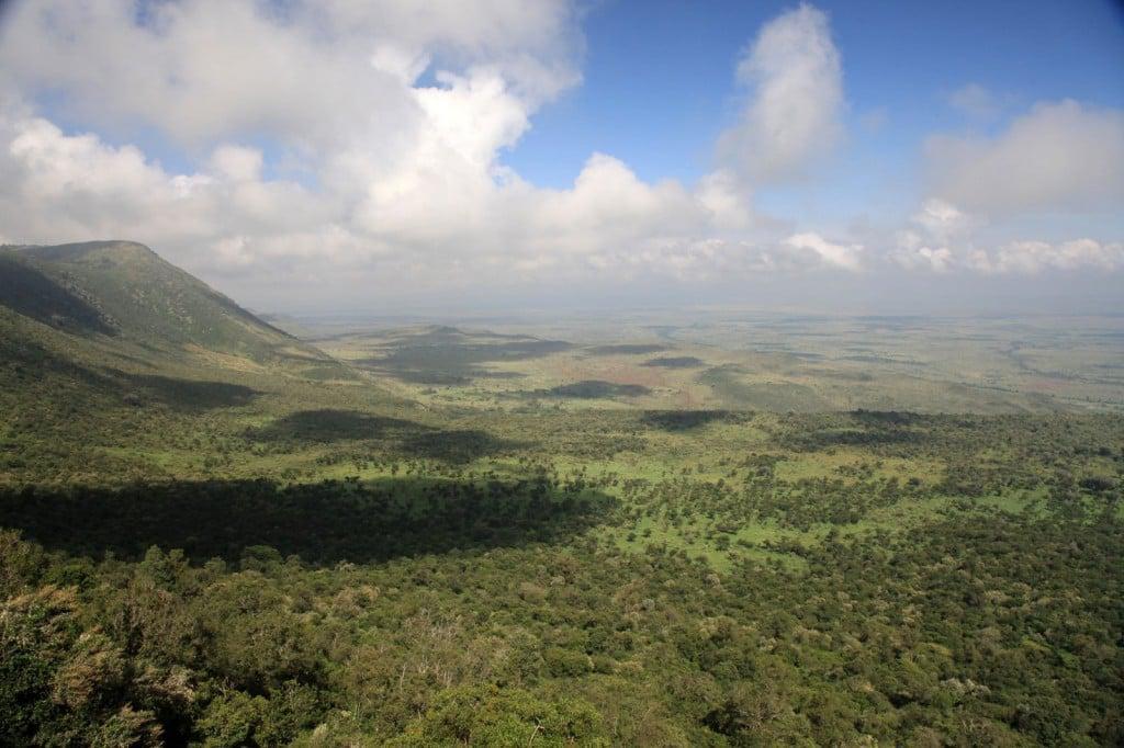 lanscape-of-the-great-rift-valley-in-kenya-africa-1600x1066